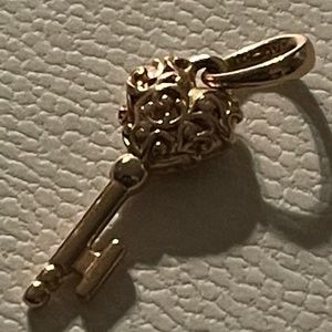 Pandora rose gold key dangle regal key